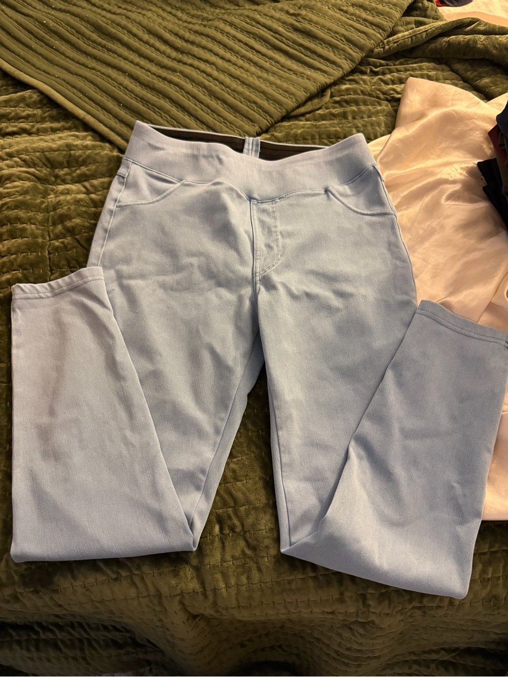 HALARA NWOT Light Blue Pull on Skinny Jean